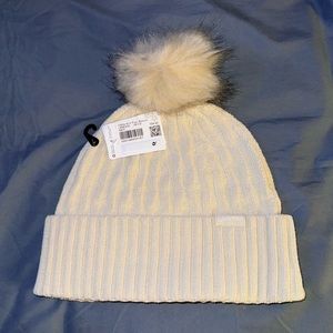 Lululemon Cable Knit Pom Beanie (NWT)
